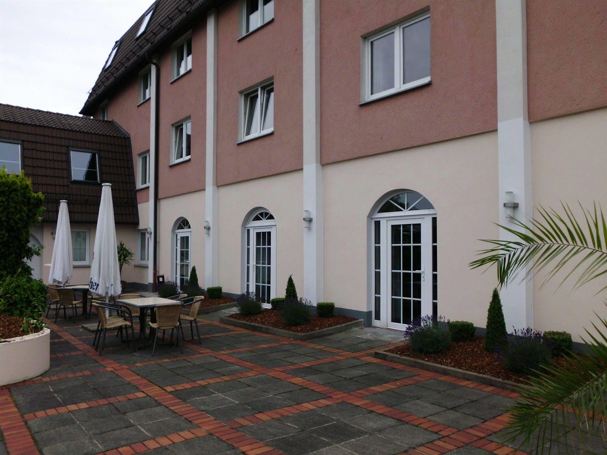 Hotel Kattenbusch Люденшайд Экстерьер фото